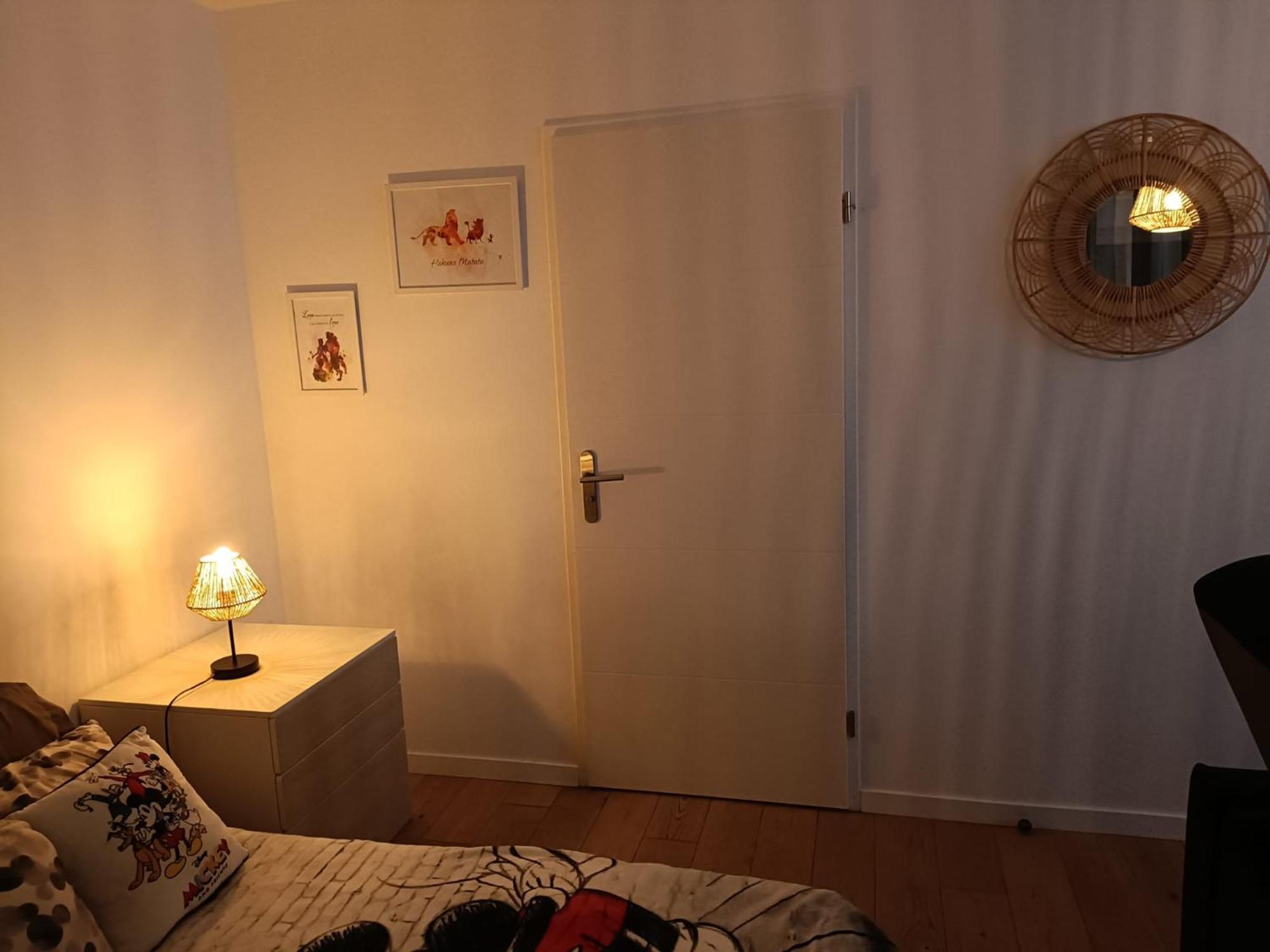 Disney - Paris 5 Min De Disney - Pk Prive Gratuit - 4 Personnes - Terrasse Jardin Chessy  Bagian luar foto